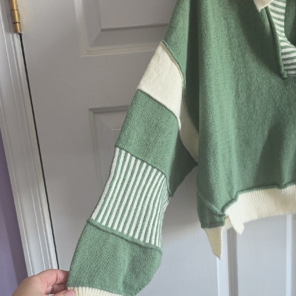Altar'd State Green and Cream Cropped  V-Neck, Long Sleeved Sweater, Small, NWT - Picture 5 of 12